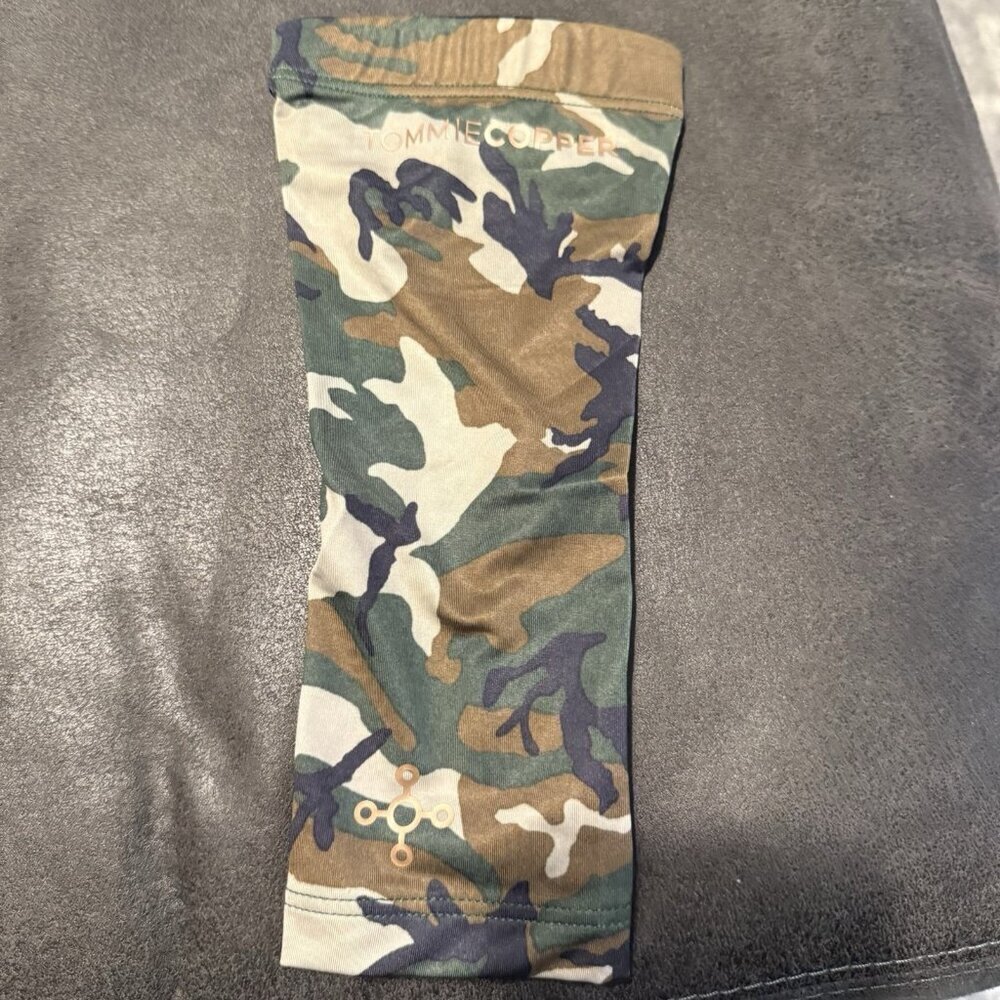 Tommie Copper Vitality Elbow Sleeve Green Camo Medium Compression Set Of Two NWT